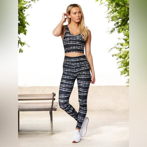 🆕Scorpio Sol Black and White Striped Leggings - Picture 6 of 16